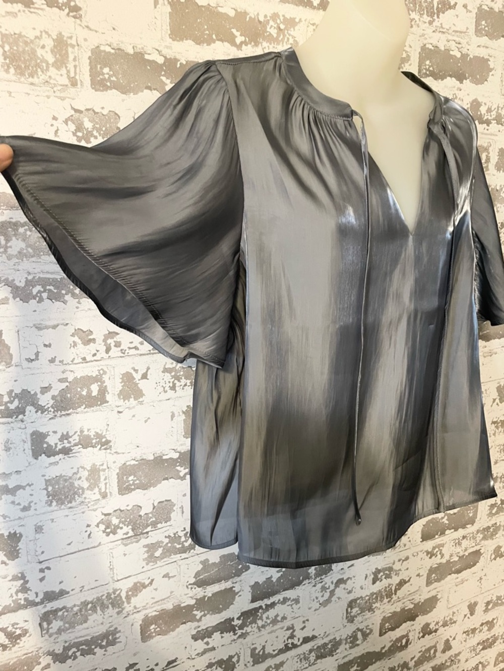 Melloday Metallic Gray Sheer Tie Neck Blouse XL Flutter Sleeve Top - Picture 4 of 9